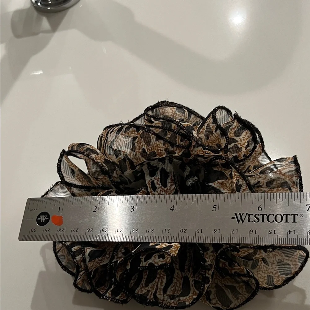 Leopard Hair Scrunchie Clip animal pattern lightweight
